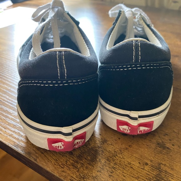 Boys VANS Old Skool sneakers. Size 3. Used. - Picture 8 of 9